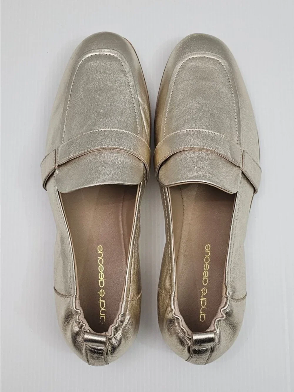 Andre Assous Cedar Featherweights Loafer Womens 10.5 Metallic Gold Leather Flats